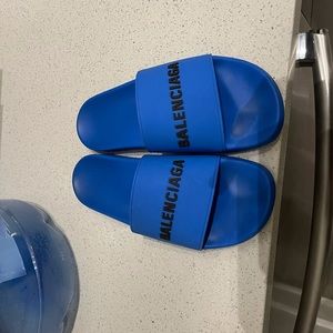 BALENCIAGA POOL SLIDES IN SCREEN BLUE & BLACK